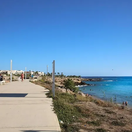 Regina Gardens 2 Bedroom Sea View Flat In *