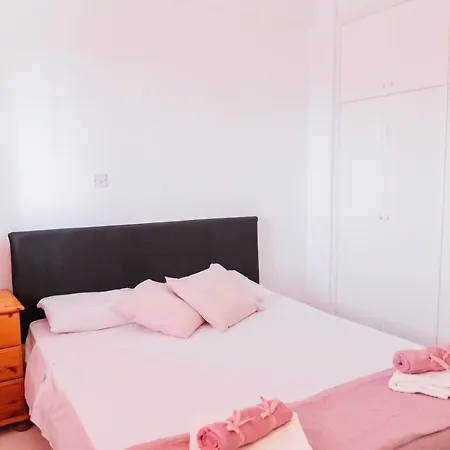 Regina Gardens 2 Bedroom Sea View Flat In Daire Pafos